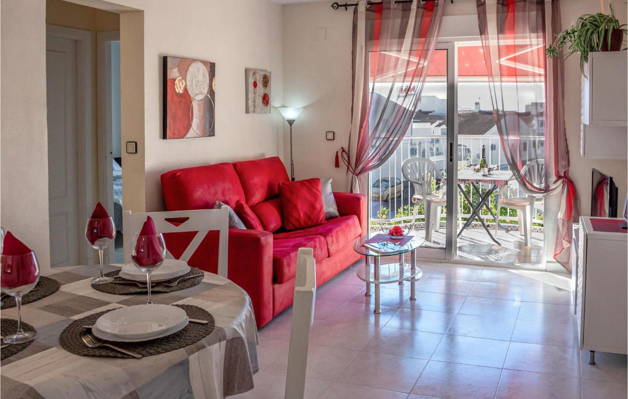 Stunning Apartment In Торевьиа Экстерьер фото